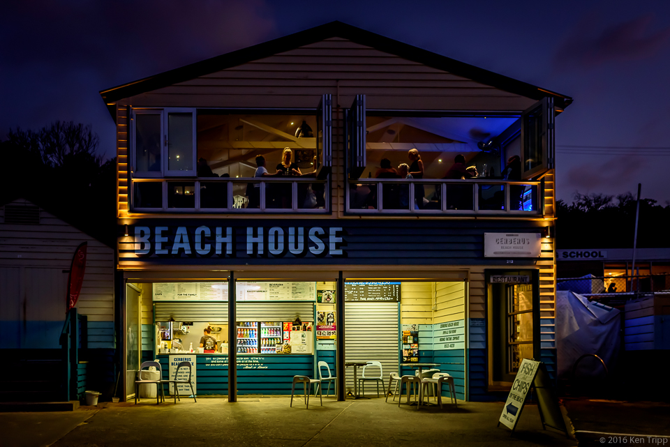 Cerberus Beach House, restaurant and cafe. Half Moon Bay